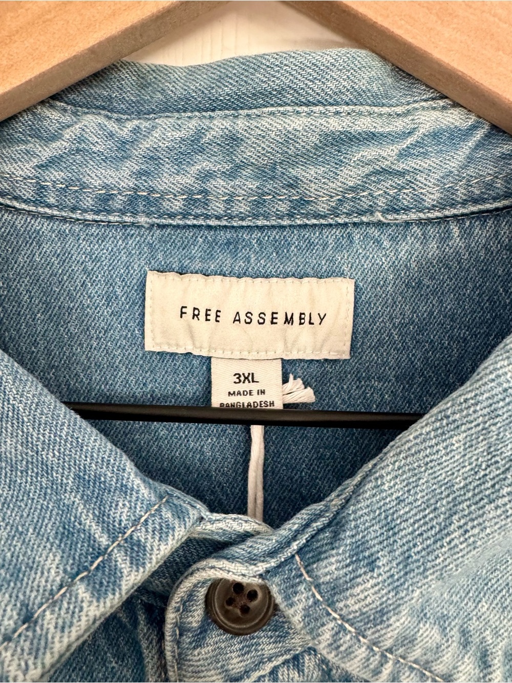 NWT Free Assembly Classic Blue Denim Button-Down Shirt Size 3XL - Picture 4 of 6